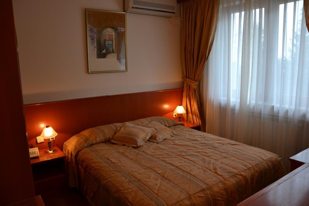 Hotel Dva Bisera Лагадін Екстер'єр фото