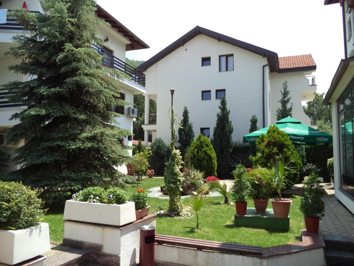 Hotel Dva Bisera Лагадін Екстер'єр фото